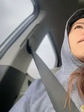 im lorein online show from March 14, 2025, 1:46 pm