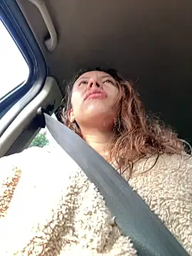 im lorein online show from March 19, 2025, 1:29 pm