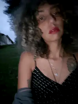 tucurly latina online show from January 1, 2025, 11:40 pm