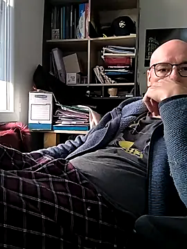 bogland33 online show from March 12, 2025, 1:40 pm