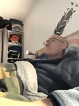 bogland33 online show from November 2, 2025, 8:33 pm