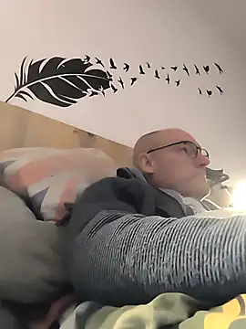 bogland33 online show from November 7, 2025, 11:38 pm