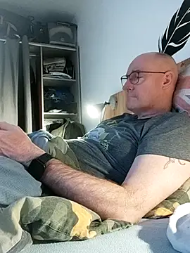 bogland33 online show from March 18, 2026, 7:28 pm