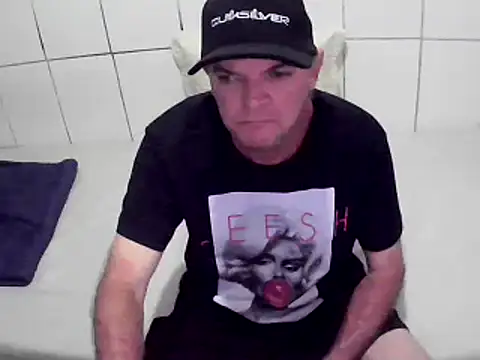 pierdona online show from February 19, 2025, 7:38 pm