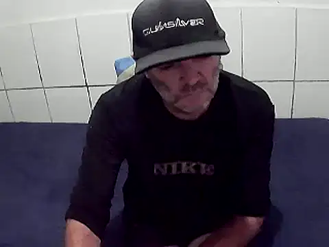 pierdona online show from December 15, 2025, 7:07 pm