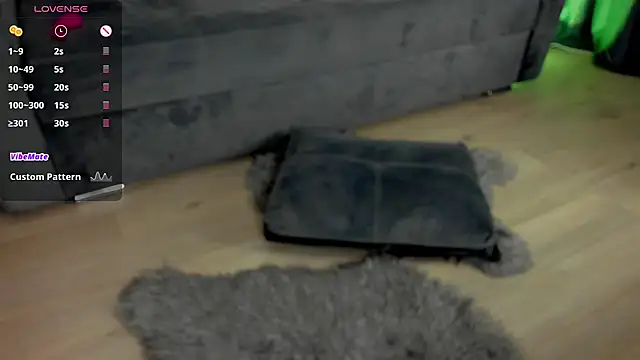 CurlyAnt0 online show from January 8, 2025, 2:25 am