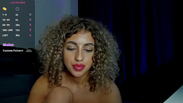 CurlyAnt0 online show from February 6, 2025, 10:21 pm