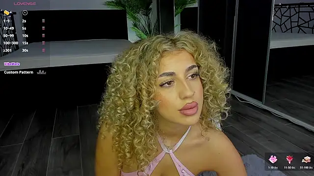 CurlyAnt0 online show from January 6, 2026, 7:12 am