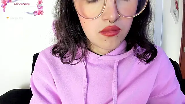 its  angelica  online show from January 28, 2025, 10:01 pm