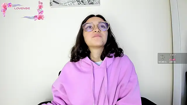 its  angelica  online show from January 31, 2025, 10:21 pm