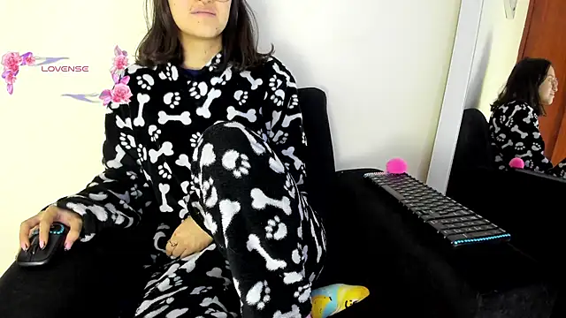 its  angelica  online show from February 13, 2025, 6:38 pm