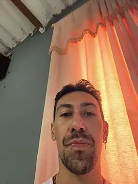 dantedesirexx online show from February 3, 2025, 9:18 pm