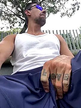 dantedesirexx online show from October 7, 2025, 5:21 pm