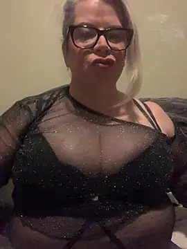 Snapshot of curvy-Ruby-Uk chatting on December 14, 2024, 10:07 pm curvy-Ruby-Uk online show from December 14, 2024, 10:07 pm