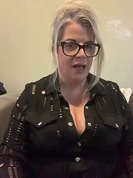 Snapshot of curvy-Ruby-Uk chatting on December 28, 2024, 2:32 pm curvy-Ruby-Uk online show from December 28, 2024, 2:32 pm
