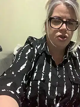 Snapshot of curvy-Ruby-Uk chatting on January 12, 2025, 5:54 pm curvy-Ruby-Uk online show from January 12, 2025, 5:54 pm