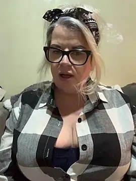Snapshot of curvy-Ruby-Uk chatting on January 16, 2025, 9:19 pm curvy-Ruby-Uk online show from January 16, 2025, 9:19 pm