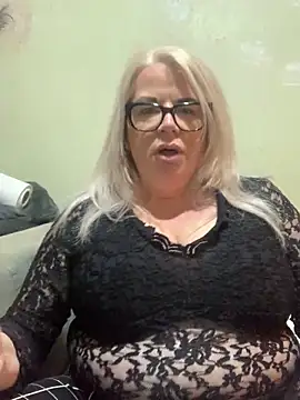 Snapshot of curvy-Ruby-Uk chatting on January 22, 2025, 9:10 pm curvy-Ruby-Uk online show from January 22, 2025, 9:10 pm