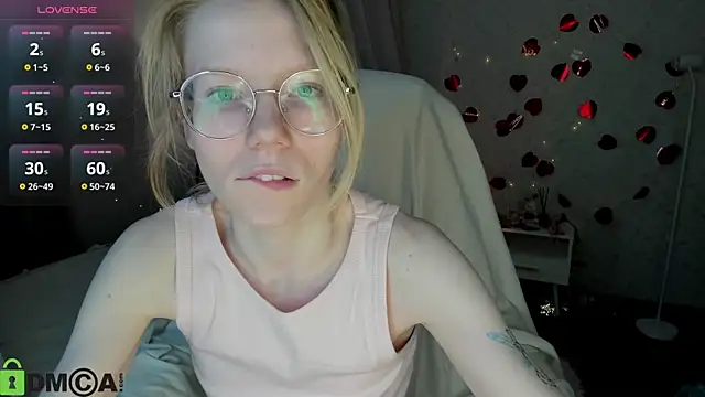 Esme Runn online show from June 2, 2026, 3:08 am