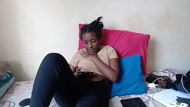 SexyRed18 online show from September 29, 2025, 2:00 pm