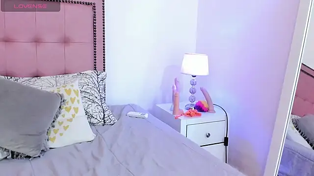 CarolinaGlamour online show from February 4, 2025, 11:16 pm