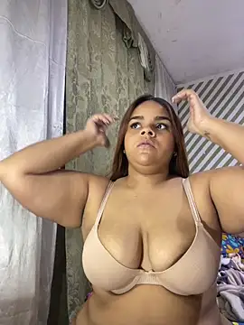 Evabigass online show from March 6, 2026, 9:22 pm