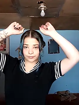 Elvishcassie  online show from November 18, 2025, 4:11 pm