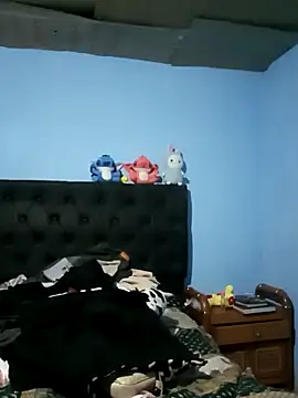 Elvishcassie  online show from December 22, 2025, 11:24 pm