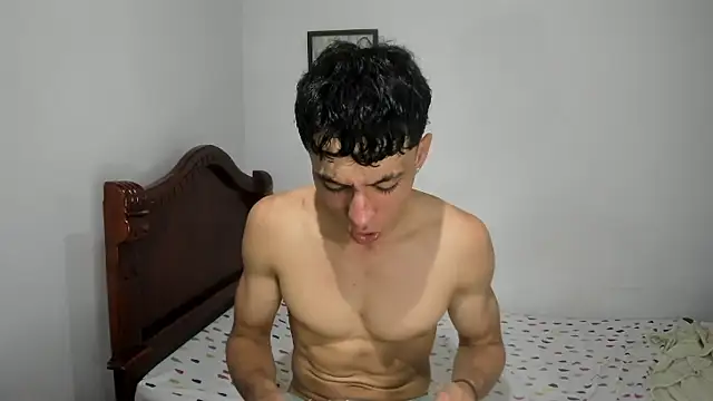 Snapshot of enzo_sloran chatting on November 3, 2025, 3:57 pm enzo sloran online show from November 3, 2025, 3:57 pm