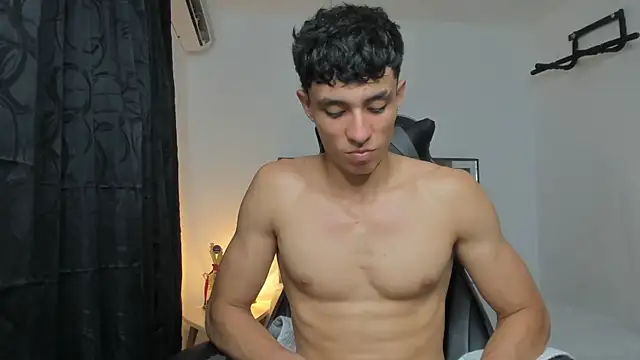 Snapshot of enzo_sloran chatting on November 27, 2025, 5:31 am enzo sloran online show from November 27, 2025, 5:31 am