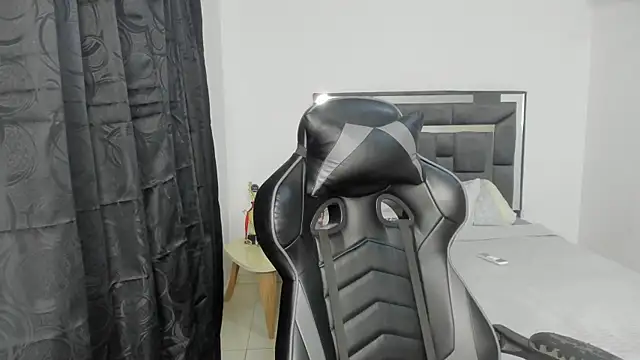 Snapshot of enzo_sloran chatting on November 27, 2025, 8:55 pm enzo sloran online show from November 27, 2025, 8:55 pm