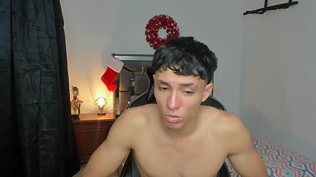 Snapshot of enzo_sloran chatting on December 4, 2025, 5:21 pm enzo sloran online show from December 4, 2025, 5:21 pm