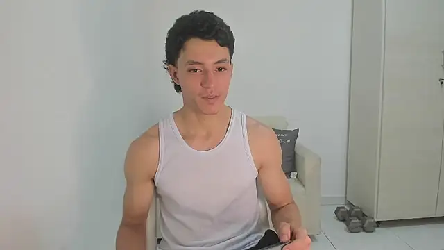 Snapshot of enzo_sloran chatting on February 7, 2026, 10:13 pm enzo sloran online show from February 7, 2026, 10:13 pm