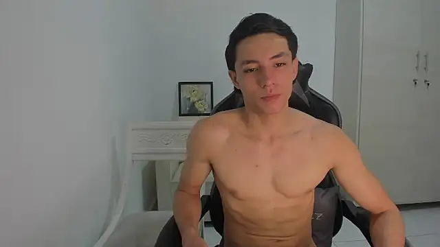 Snapshot of enzo_sloran chatting on February 18, 2026, 4:25 pm enzo sloran online show from February 18, 2026, 4:25 pm