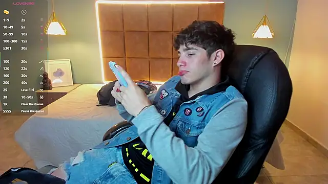 AlejooTwink online show from September 30, 2025, 7:46 am