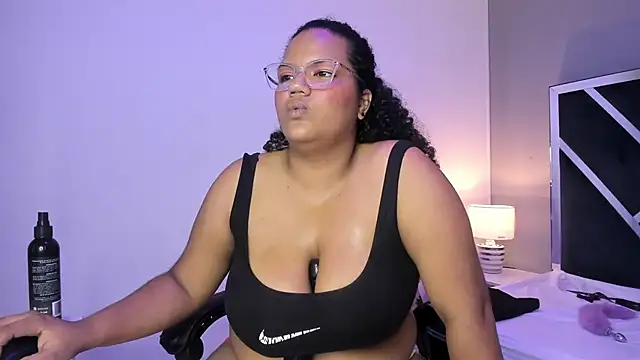 MhiaRey online show from January 21, 2025, 1:43 pm