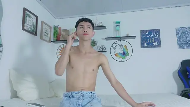 Snapshot of Noah_tyler_ chatting on July 9, 2026, 6:34 pm Noah tyler online show from July 9, 2026, 6:34 pm