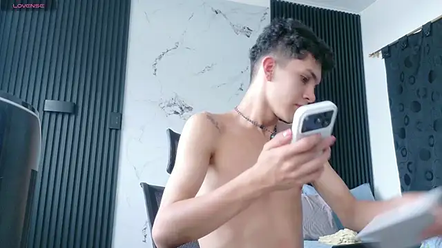 Snapshot of Noah_tyler_ chatting on July 30, 2026, 8:08 pm Noah tyler online show from July 30, 2026, 8:08 pm