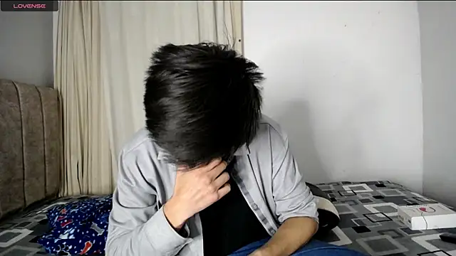 Yellowpokemon23 online show from November 14, 2025, 3:16 am