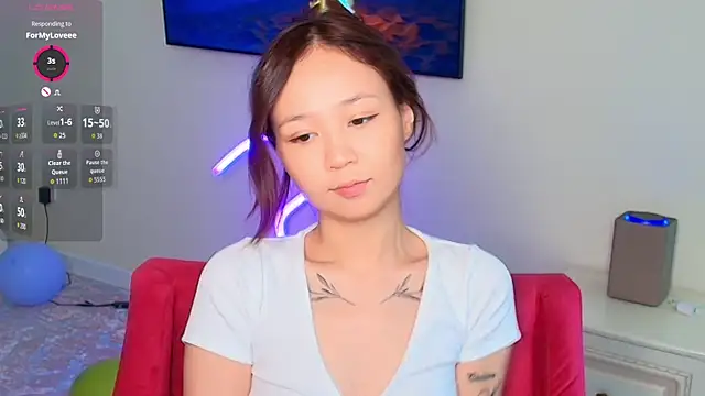 as eva online show from October 4, 2025, 5:05 am