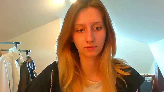 LUNA delight online show from March 19, 2025, 2:35 pm