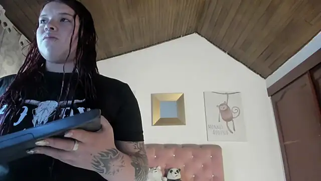 CelessteRedds online show from December 18, 2025, 11:16 am