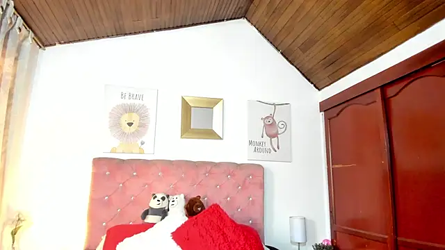 CelessteRedds online show from April 18, 2026, 11:36 am