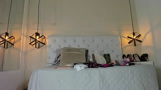 Snapshot of Slut_Milf_ chatting on January 9, 2025, 6:15 pm Slut Milf  online show from January 9, 2025, 6:15 pm