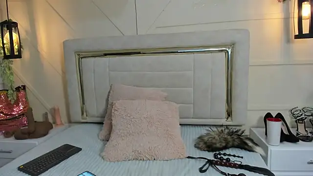 Snapshot of Slut_Milf_ chatting on February 5, 2025, 7:42 pm Slut Milf  online show from February 5, 2025, 7:42 pm