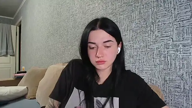 Liana diva online show from March 10, 2026, 5:51 pm