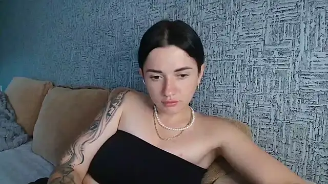 Liana diva online show from June 26, 2026, 1:26 pm