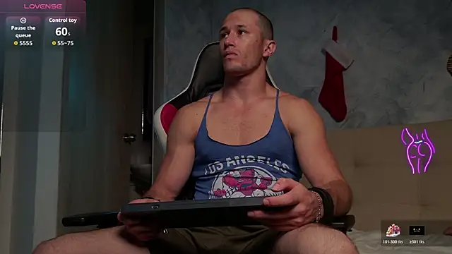 AxelFairchaild online show from December 21, 2025, 2:24 pm