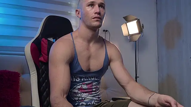AxelFairchaild online show from May 12, 2026, 1:19 pm