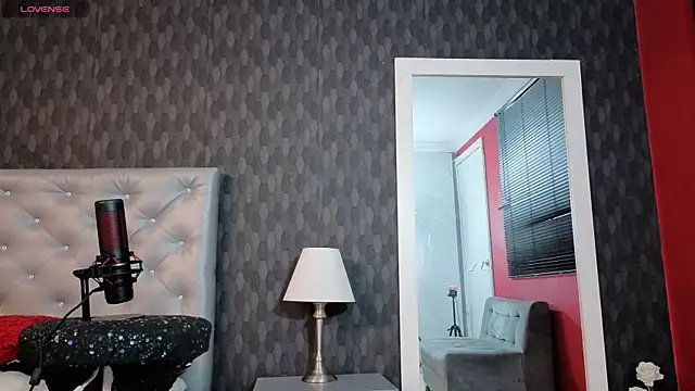 Cristopher23  online show from September 15, 2025, 8:20 pm